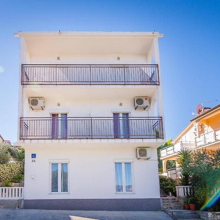 Cheap Apartment Tanja トロギール エクステリア 写真