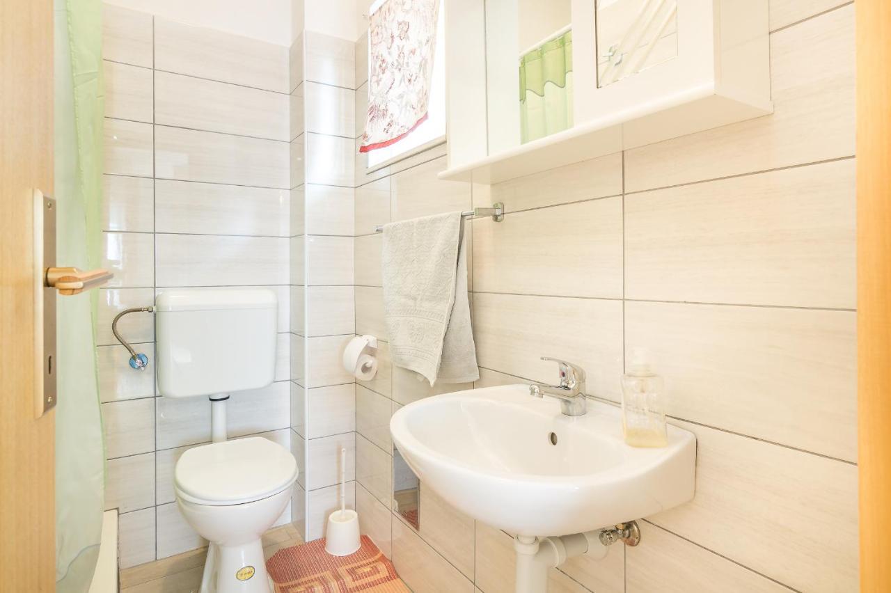 Cheap Apartment Tanja トロギール エクステリア 写真