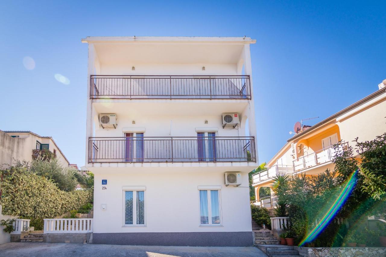 Cheap Apartment Tanja トロギール エクステリア 写真