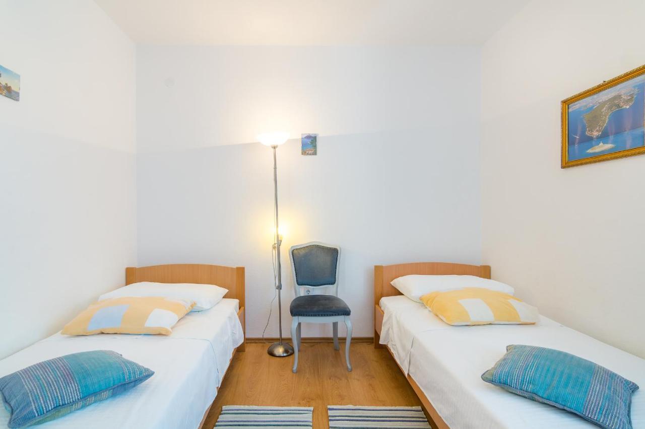 Cheap Apartment Tanja トロギール エクステリア 写真
