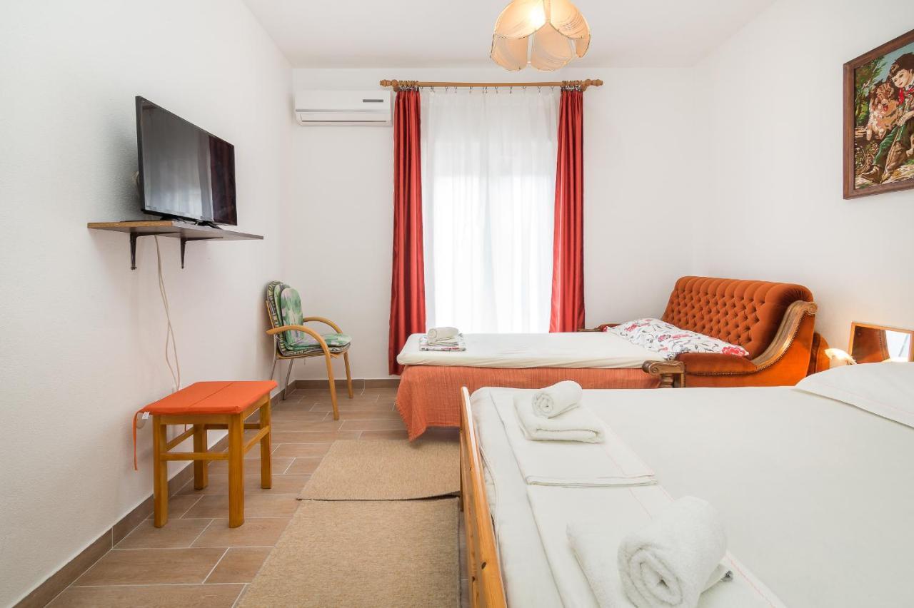 Cheap Apartment Tanja トロギール エクステリア 写真
