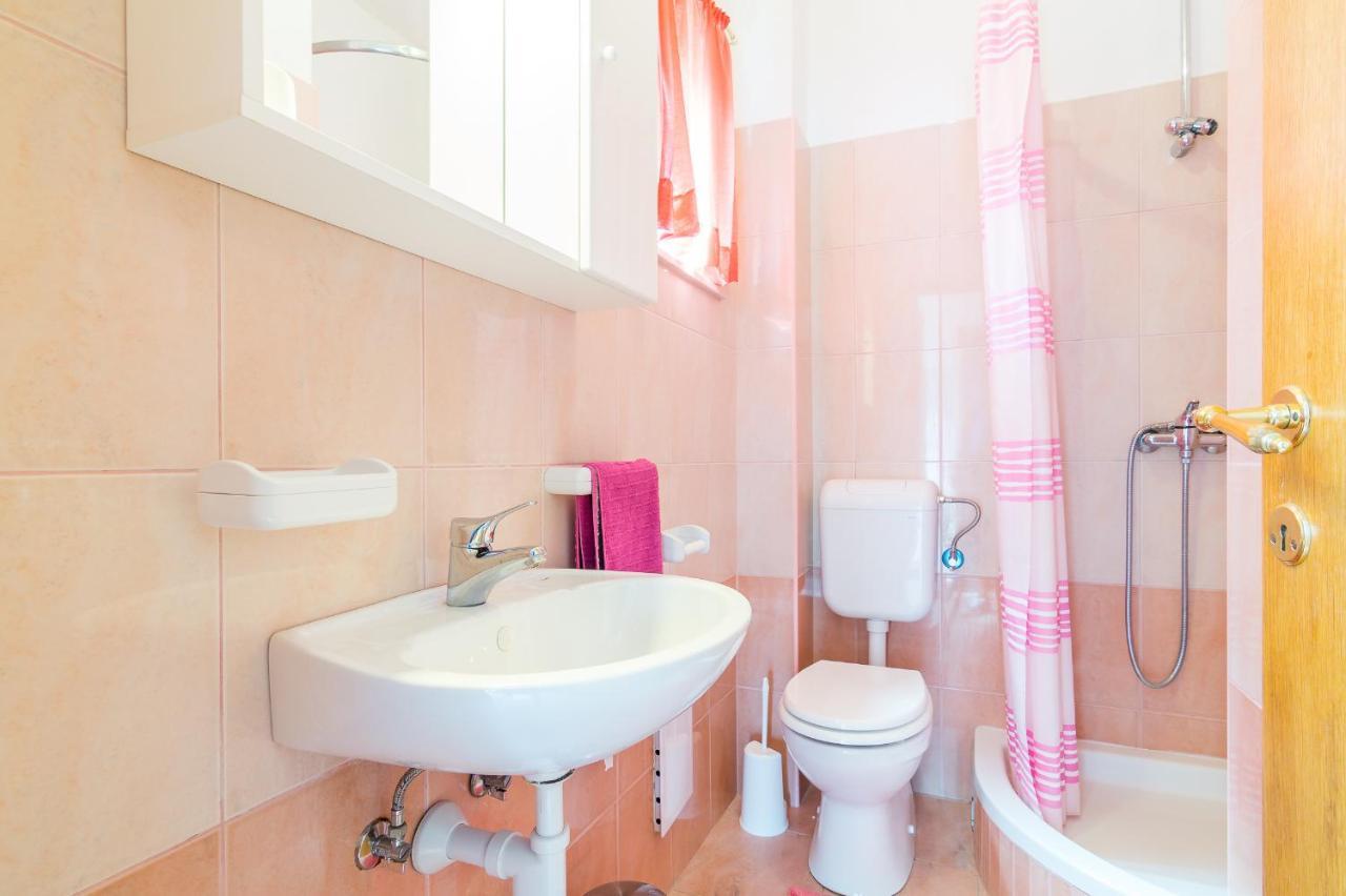 Cheap Apartment Tanja トロギール エクステリア 写真