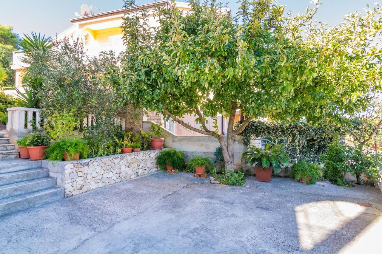 Cheap Apartment Tanja トロギール エクステリア 写真