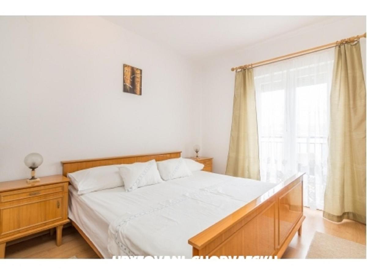 Cheap Apartment Tanja トロギール エクステリア 写真